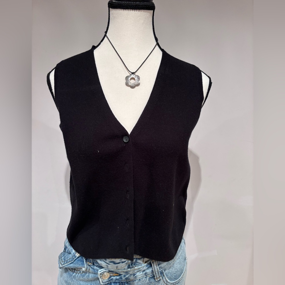 Simons Black Sleeveless Button Up Vest